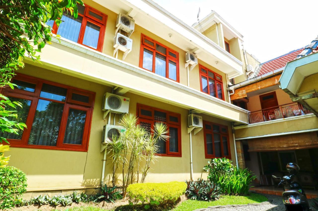 Reddoorz Plus Near Brawijaya Museum Μαλάνγκ Εξωτερικό φωτογραφία