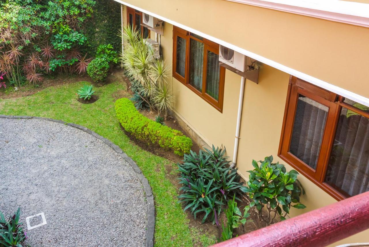 Reddoorz Plus Near Brawijaya Museum Μαλάνγκ Εξωτερικό φωτογραφία